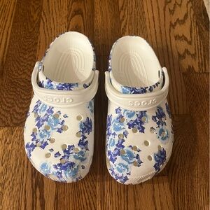 Crocs blue floral print